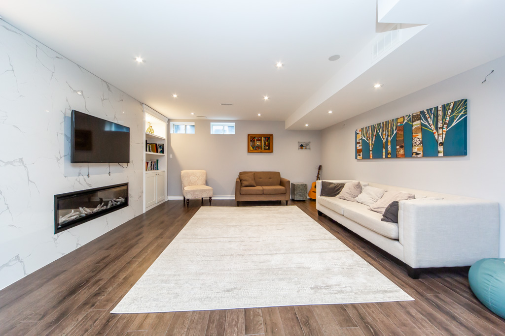 83-spruce-pine-cres-vaughan-44