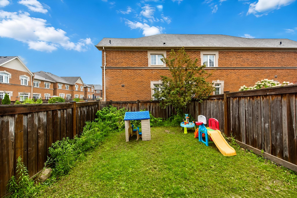 83-spruce-pine-cres-vaughan-57