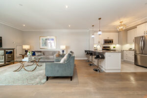 215-7-bond-cres-richmond-hill-11