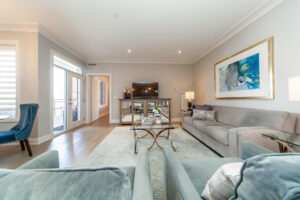 215-7-bond-cres-richmond-hill-13
