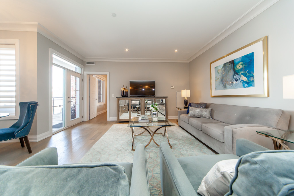 215-7-bond-cres-richmond-hill-13