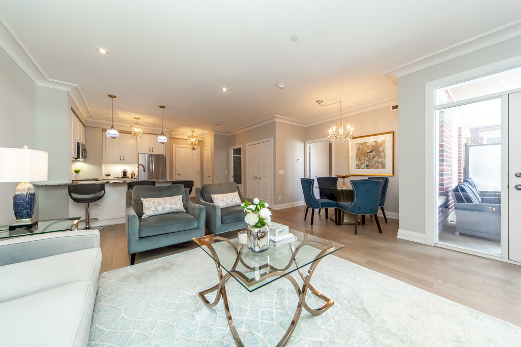 215-7-bond-cres-richmond-hill-16