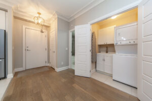 215-7-bond-cres-richmond-hill-24