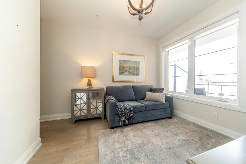 215-7-bond-cres-richmond-hill-26