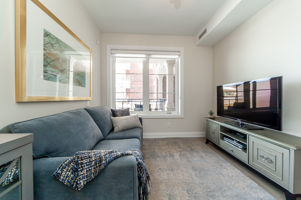 215-7-bond-cres-richmond-hill-27