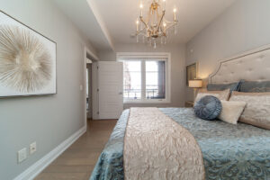 215-7-bond-cres-richmond-hill-33