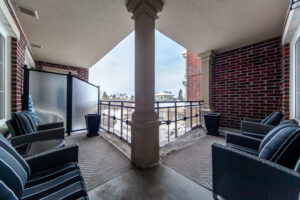 215-7-bond-cres-richmond-hill-34