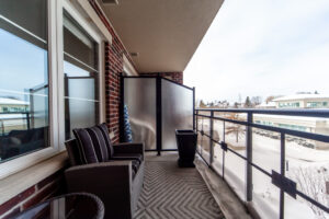 215-7-bond-cres-richmond-hill-35