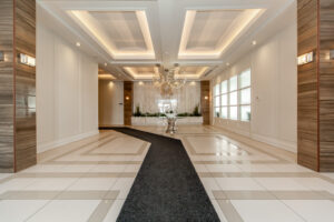 215-7-bond-cres-richmond-hill-7
