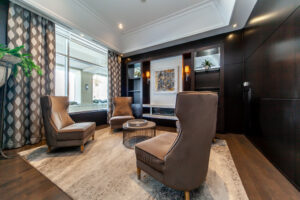 215-7-bond-cres-richmond-hill-9