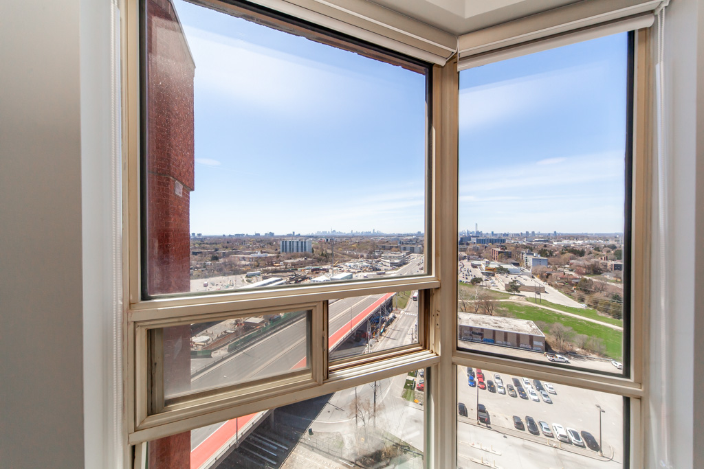 ph17-2460-eglinton-ave-e-scarborough-15