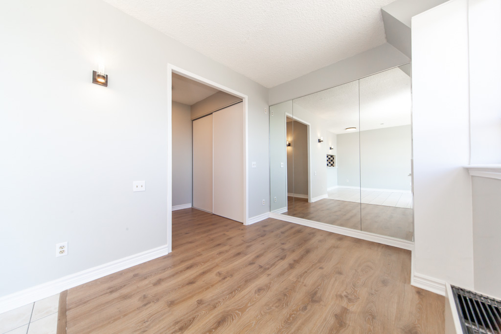 ph17-2460-eglinton-ave-e-scarborough-21