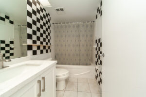 ph17-2460-eglinton-ave-e-scarborough-39