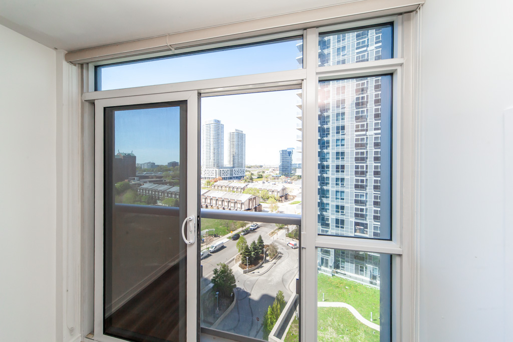 1004-225-village-green-sq-scarborough-16