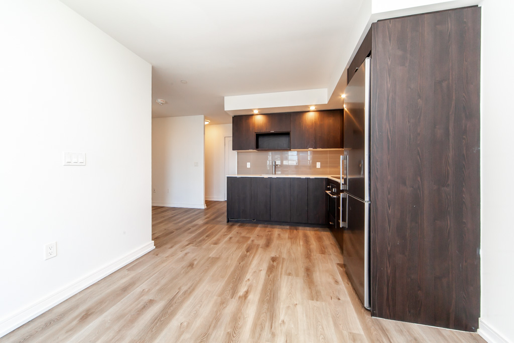 1004-225-village-green-sq-scarborough-20
