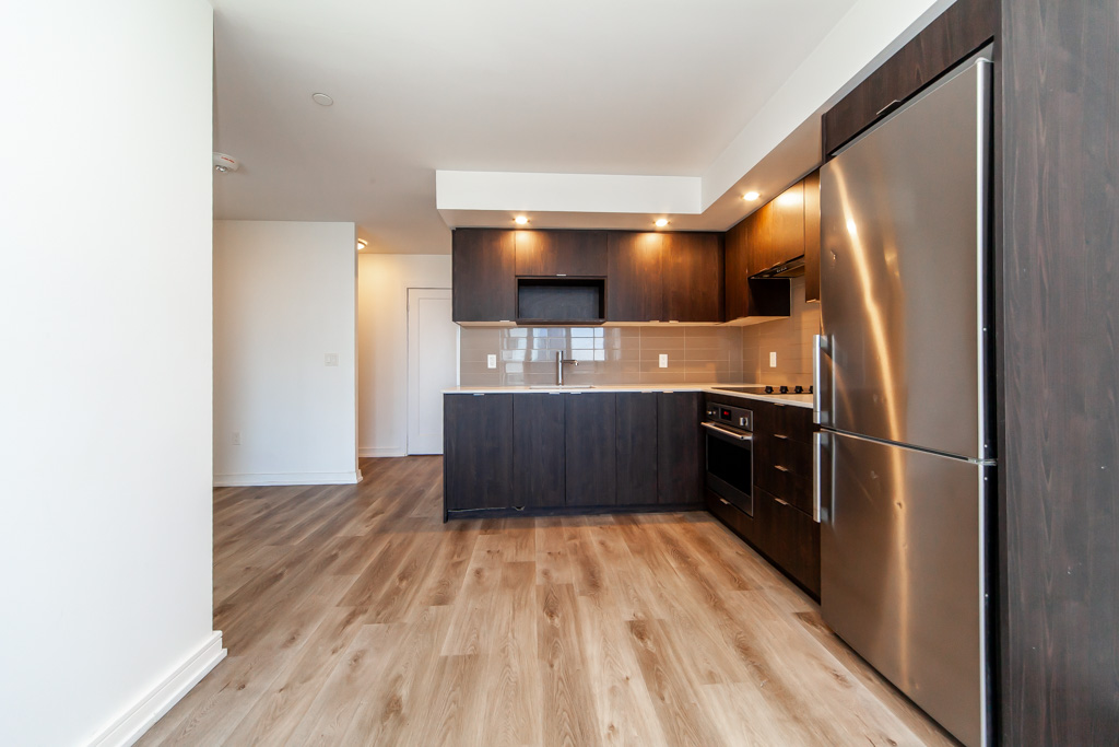 1004-225-village-green-sq-scarborough-21