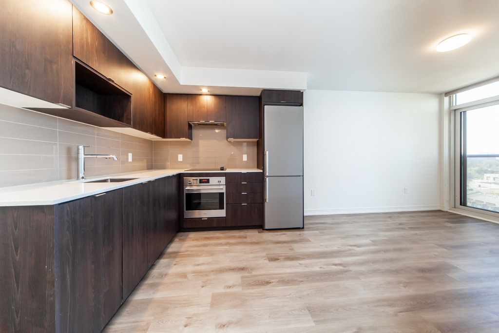 1004-225-village-green-sq-scarborough-23