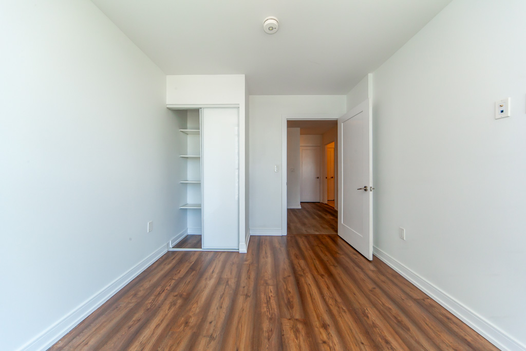 1004-225-village-green-sq-scarborough-33