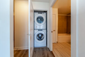 1004-225-village-green-sq-scarborough-34