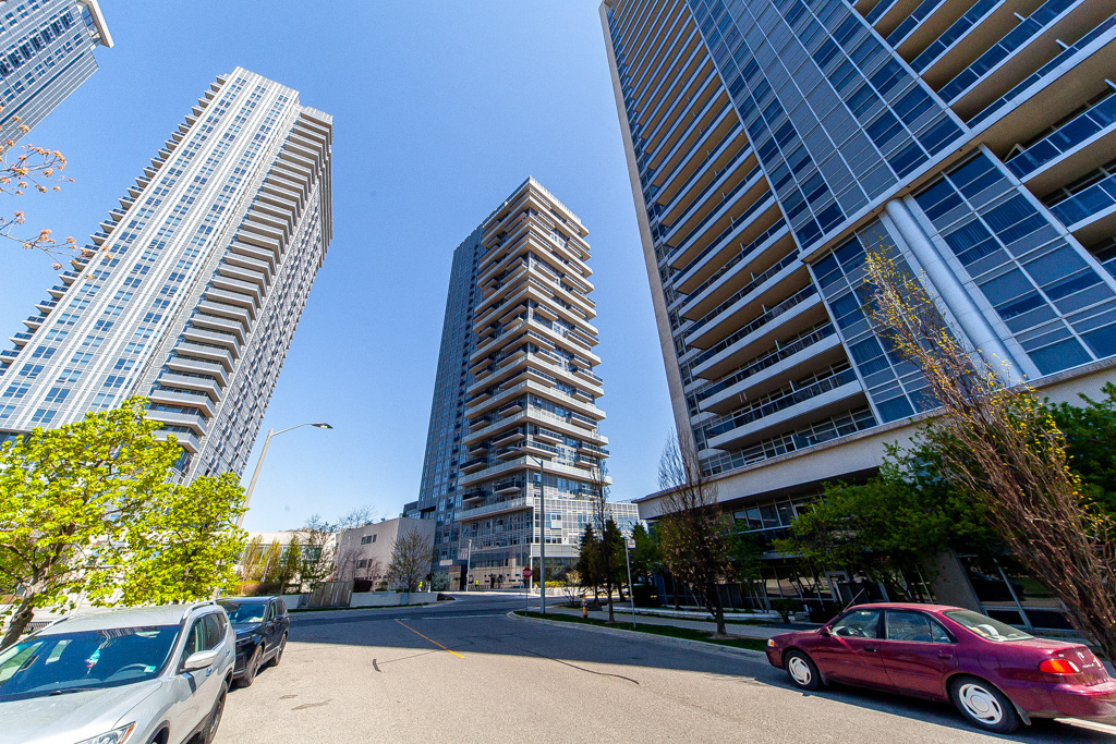 1004-225-village-green-sq-scarborough-4