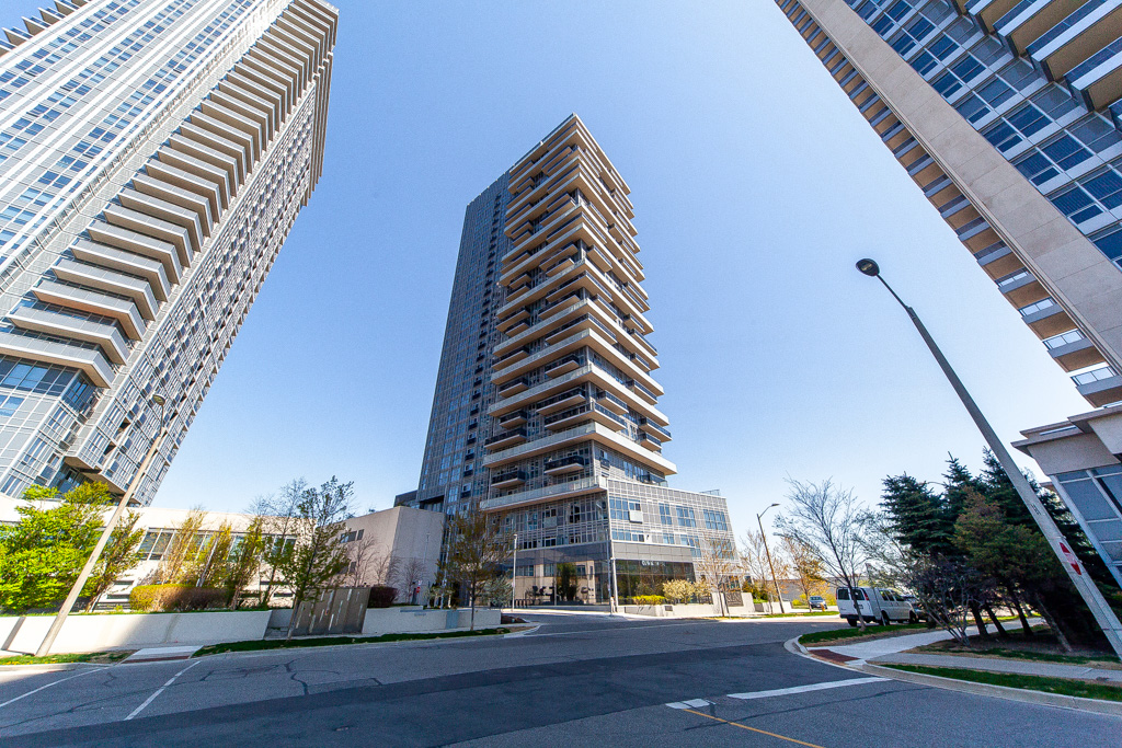 1004-225-village-green-sq-scarborough-5