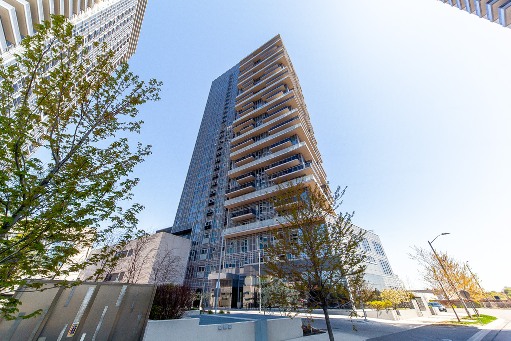 1004-225-village-green-sq-scarborough-6