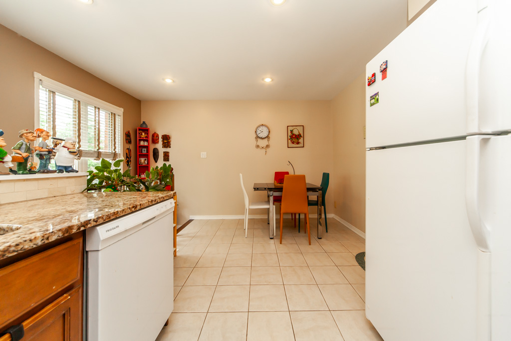 20-rosemarie-cres-whitby-17