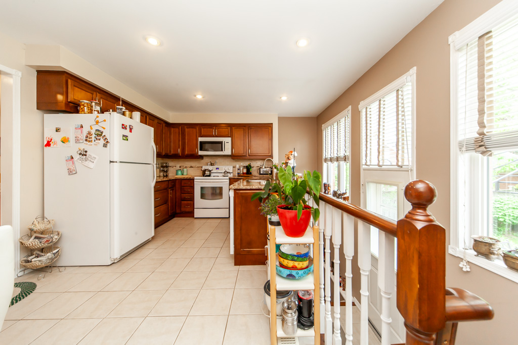 20-rosemarie-cres-whitby-19