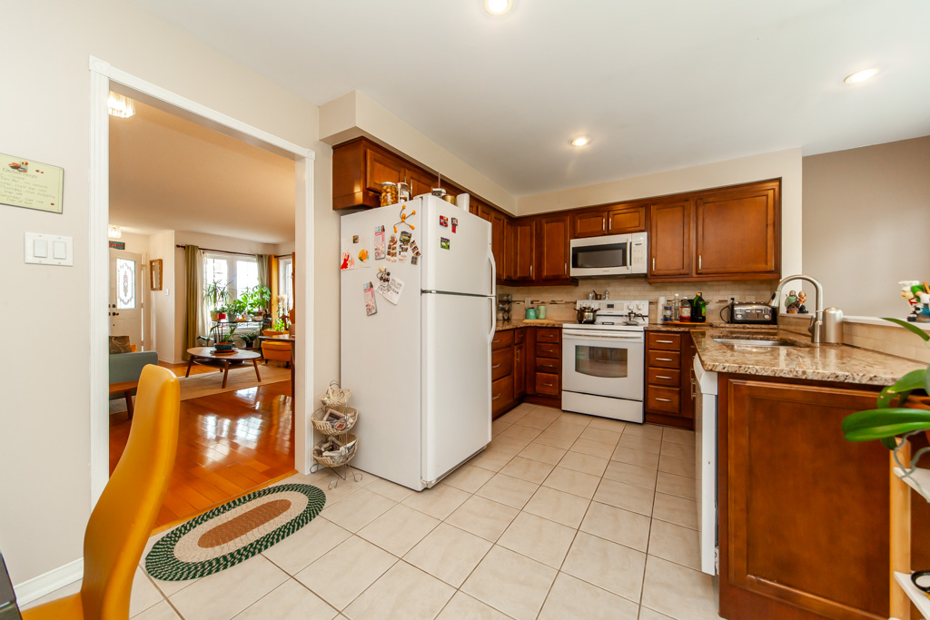 20-rosemarie-cres-whitby-20