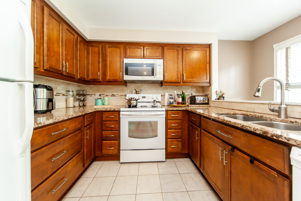 20-rosemarie-cres-whitby-22