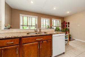 20-rosemarie-cres-whitby-23