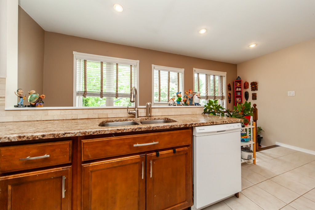20-rosemarie-cres-whitby-23