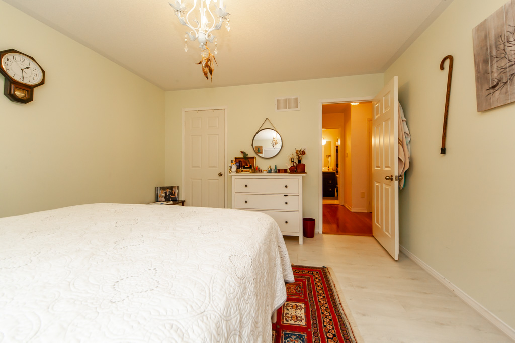 20-rosemarie-cres-whitby-27