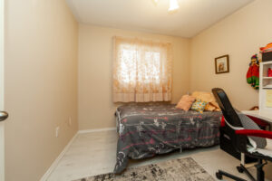 20-rosemarie-cres-whitby-29