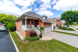 20-rosemarie-cres-whitby-3