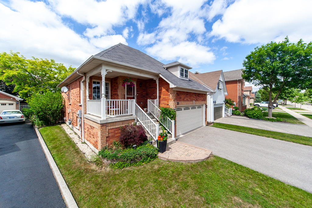 20-rosemarie-cres-whitby-3