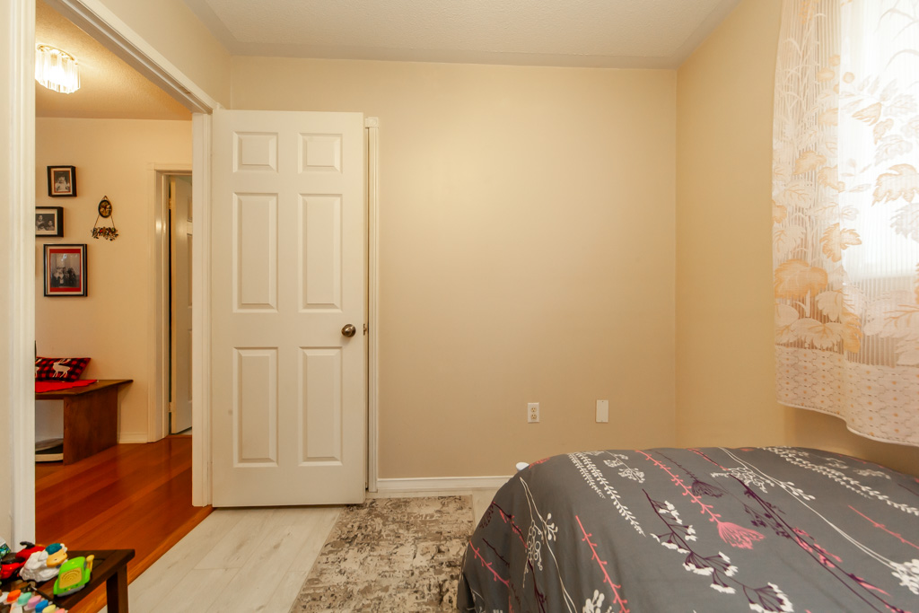20-rosemarie-cres-whitby-31
