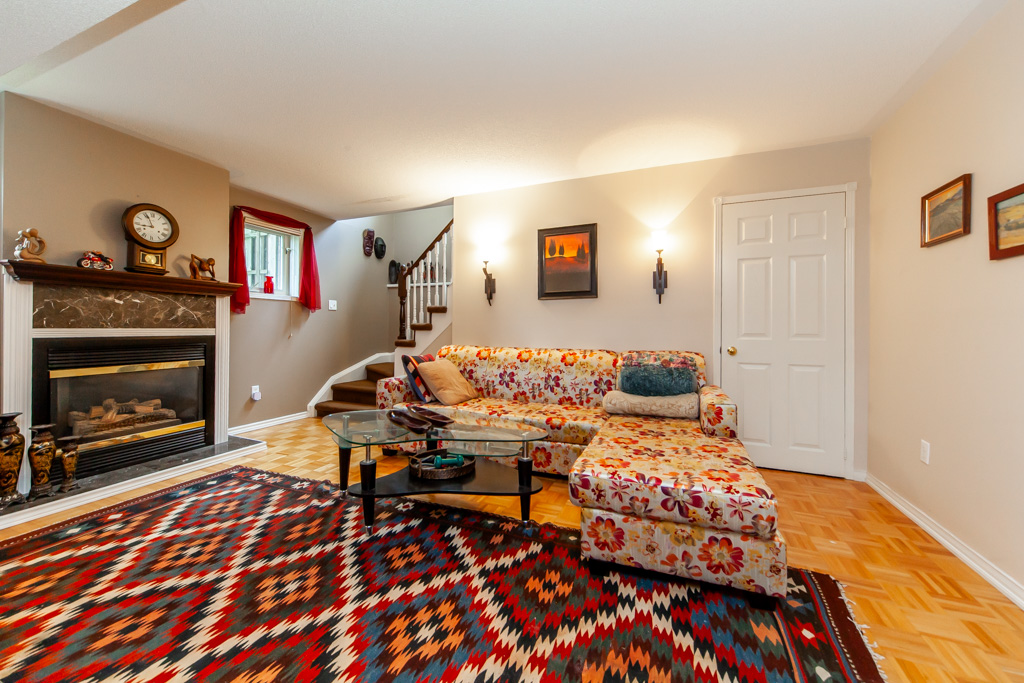 20-rosemarie-cres-whitby-35