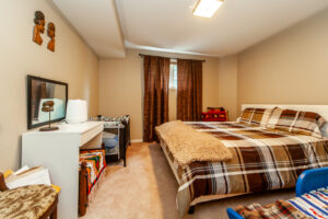 20-rosemarie-cres-whitby-38
