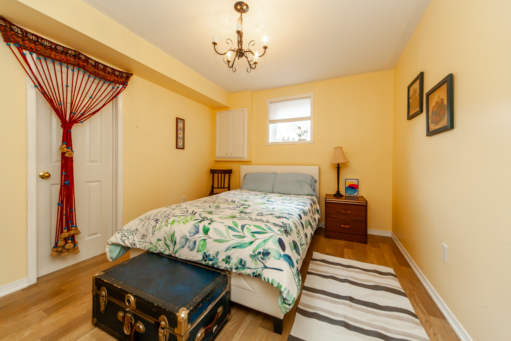 20-rosemarie-cres-whitby-40
