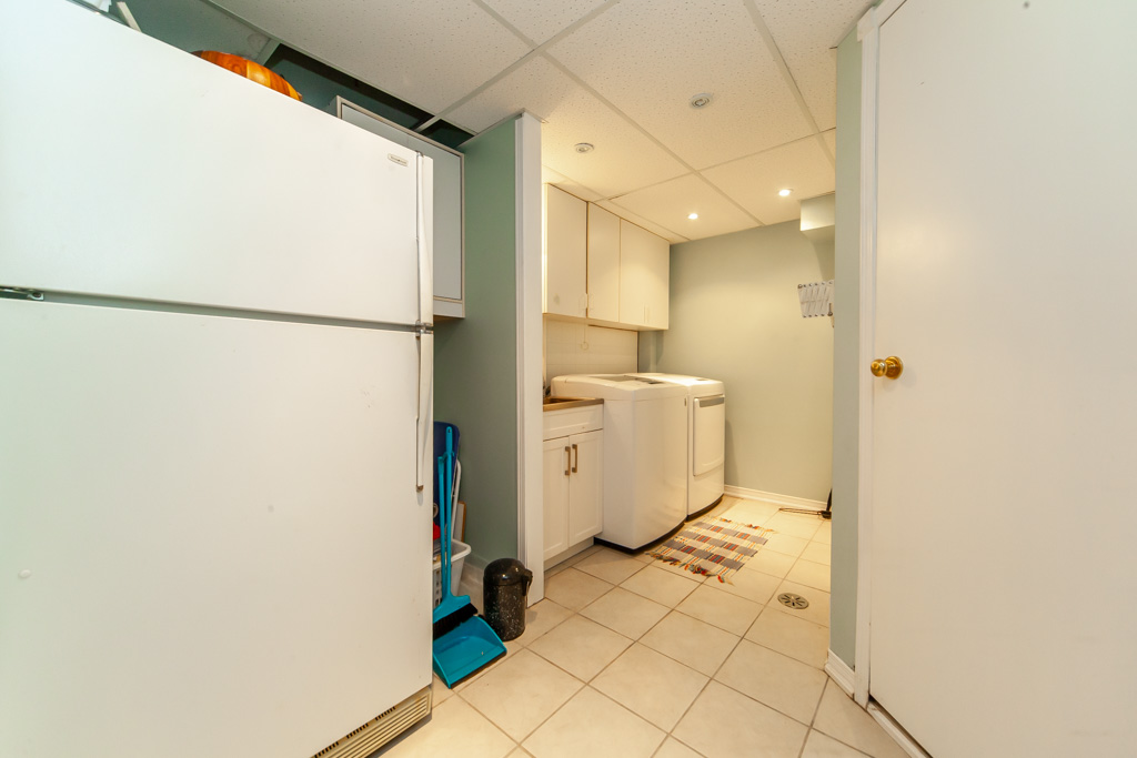 20-rosemarie-cres-whitby-42