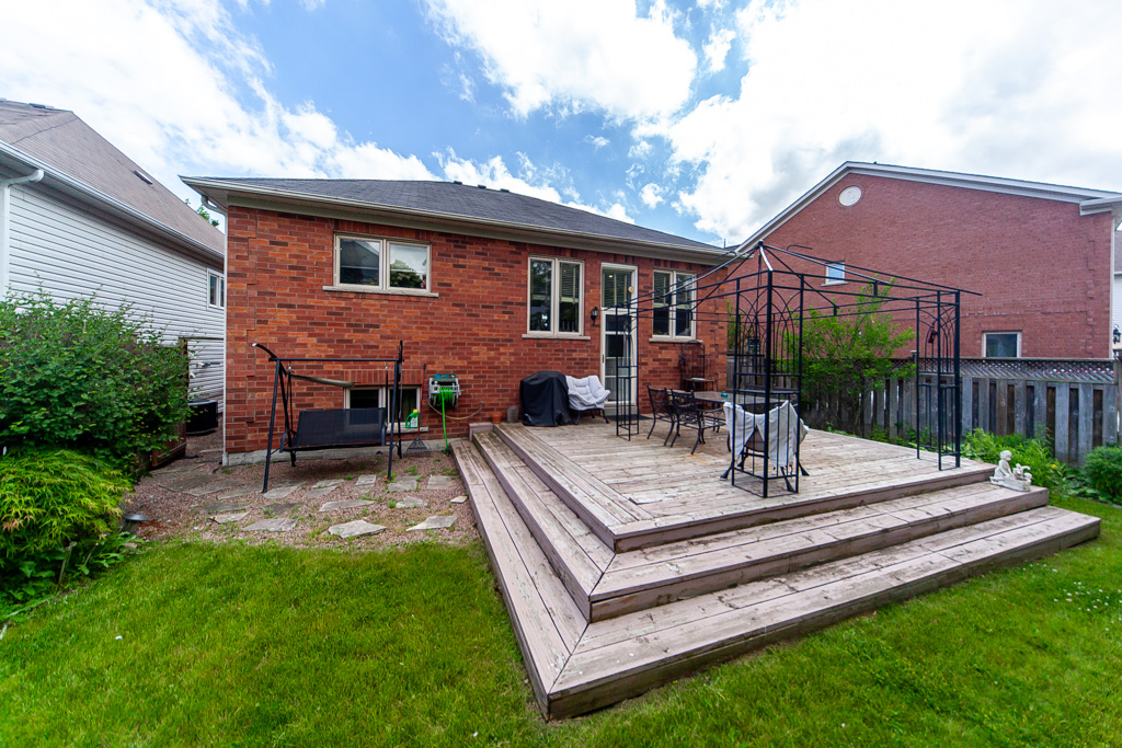 20-rosemarie-cres-whitby-47