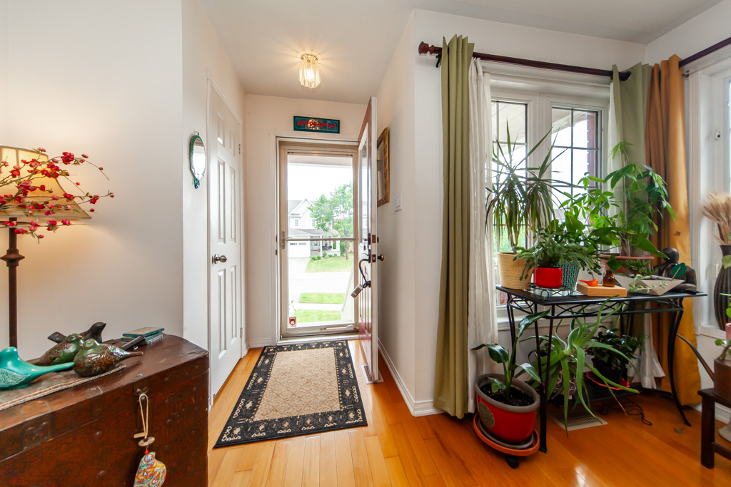 20-rosemarie-cres-whitby-9
