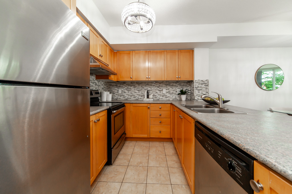 202-1600-keele-st-toronto-24