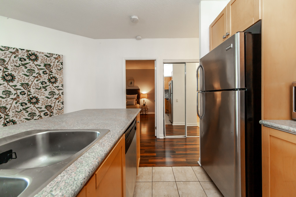 202-1600-keele-st-toronto-25