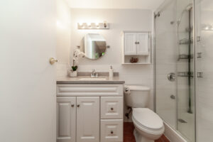 202-1600-keele-st-toronto-28