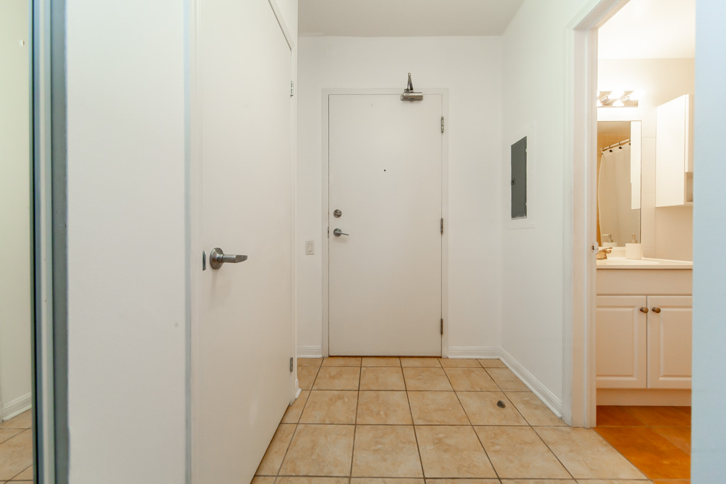 202-1600-keele-st-toronto-33