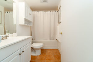 202-1600-keele-st-toronto-35