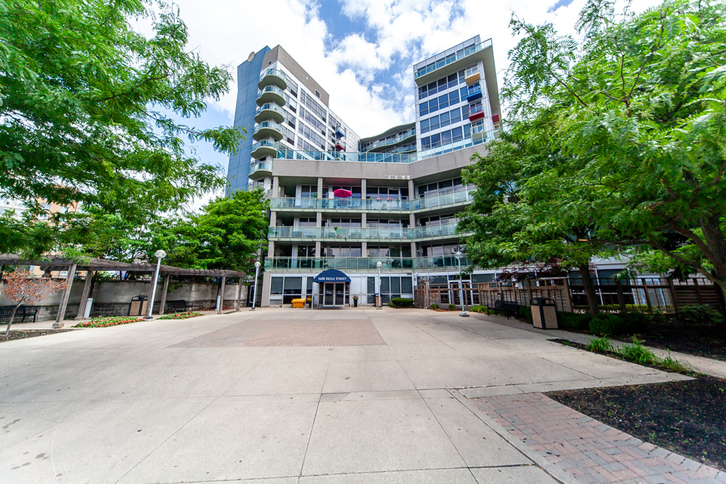 202-1600-keele-st-toronto-6