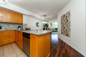 202-1600-keele-st-toronto-7
